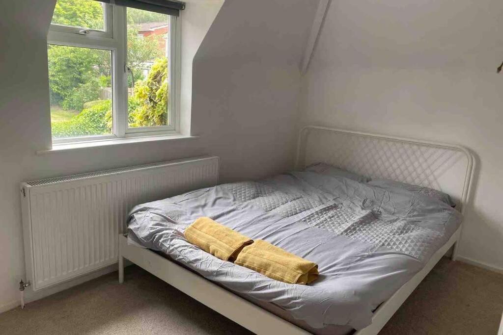 Lovely Cottage In The Heart Of Shirley- Croydon Eksteriør bilde