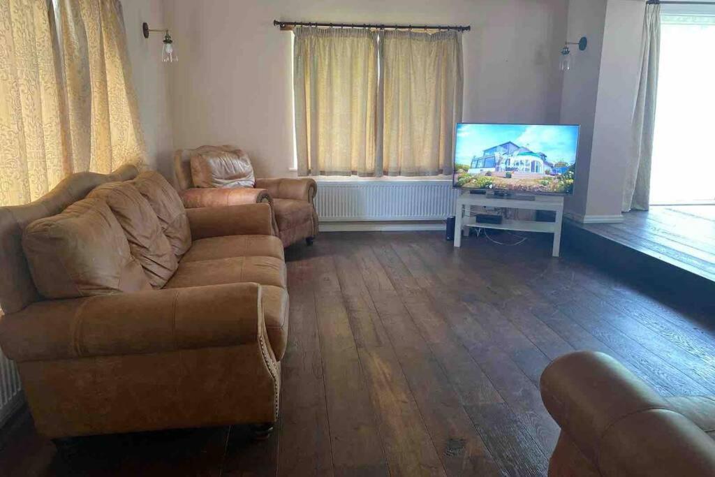 Lovely Cottage In The Heart Of Shirley- Croydon Eksteriør bilde